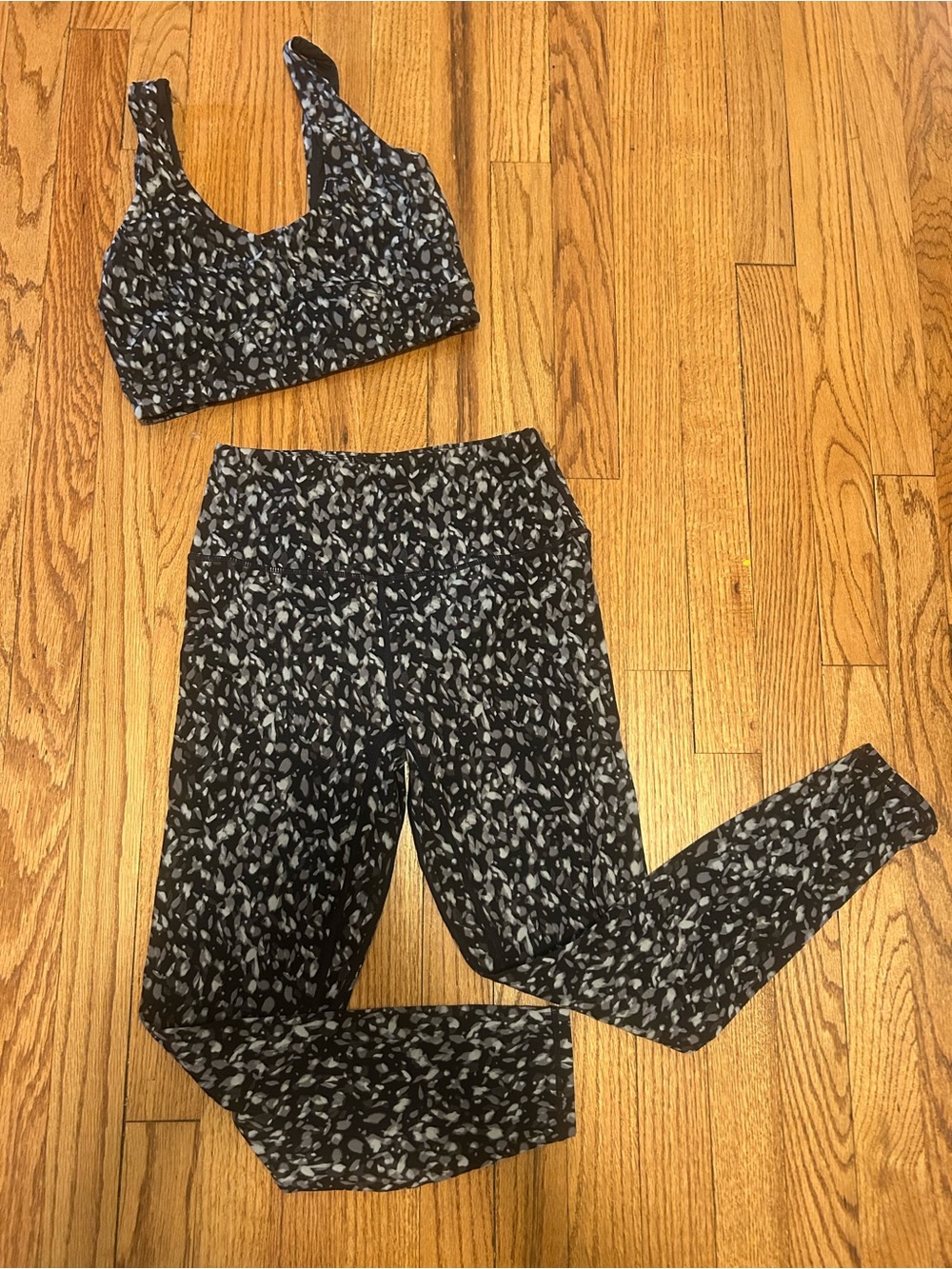 Varley Black & Gray Printed Sports Bra and Leggings Set